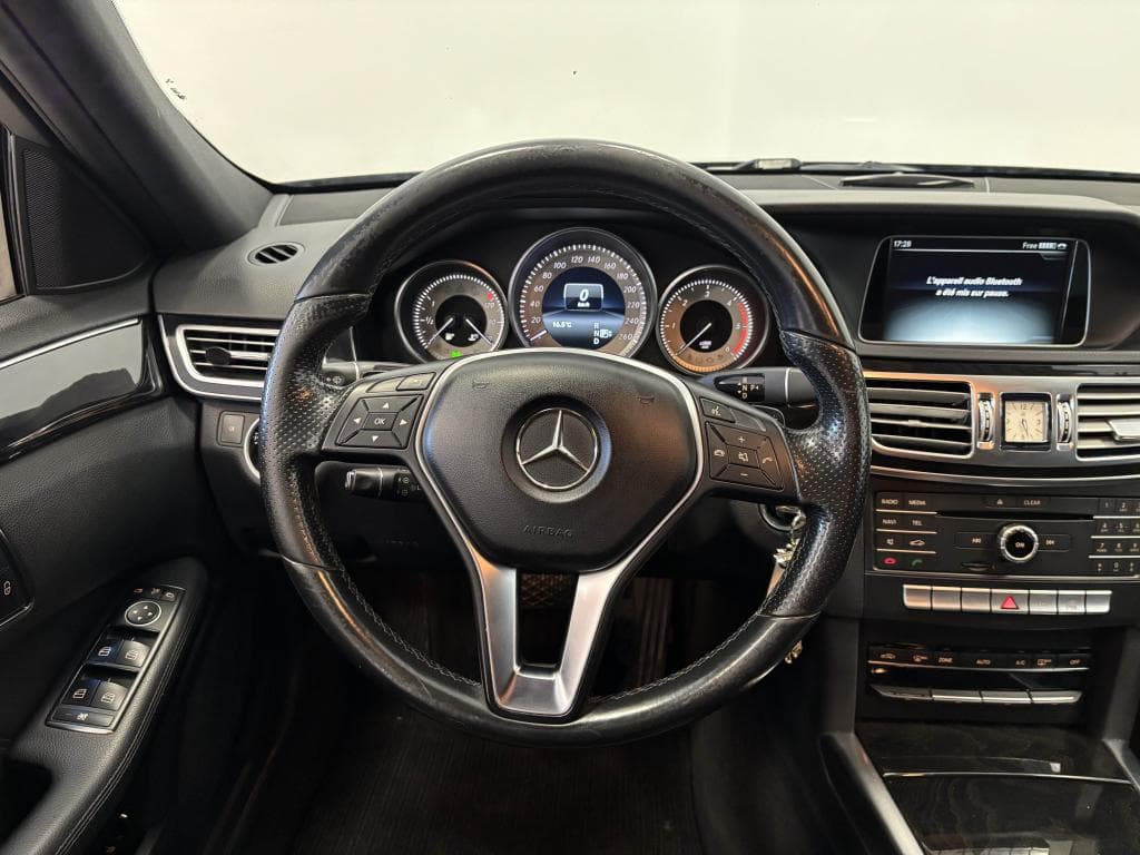MERCEDES CLASSE E – photo 7 sur 26