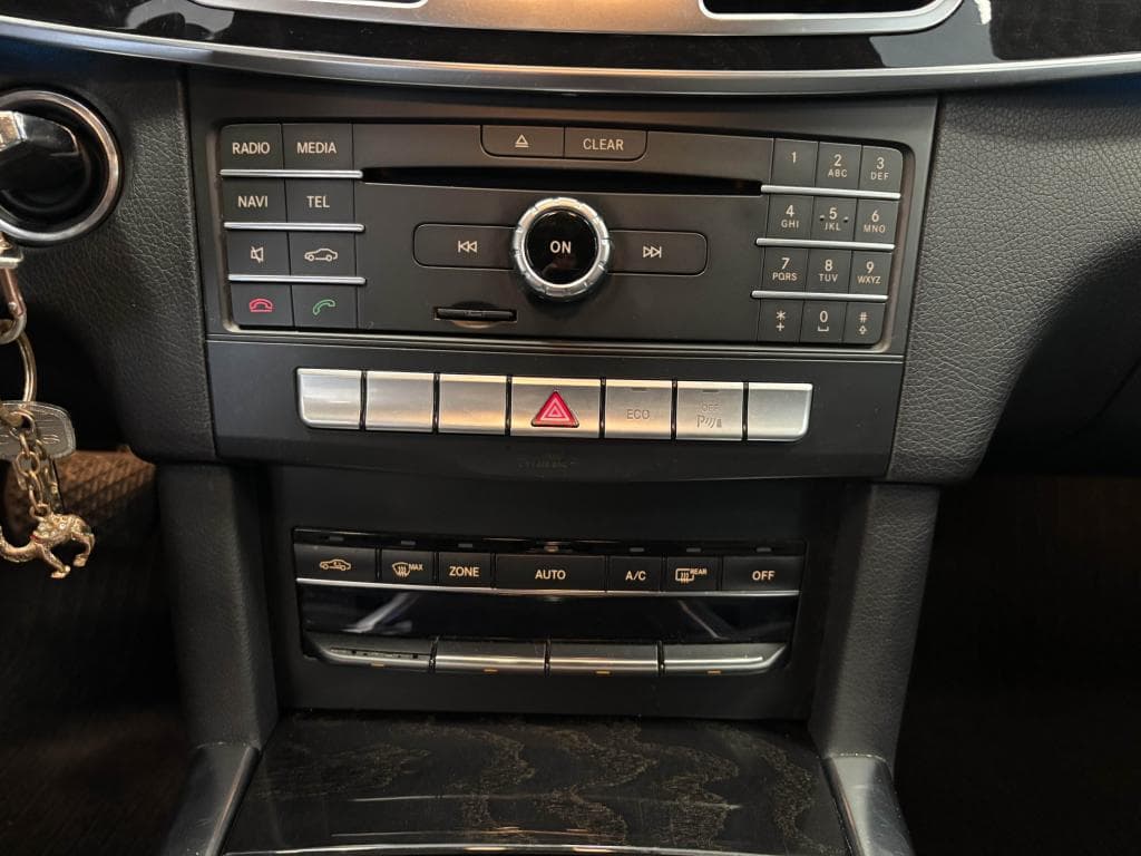 MERCEDES CLASSE E – photo 8 sur 26