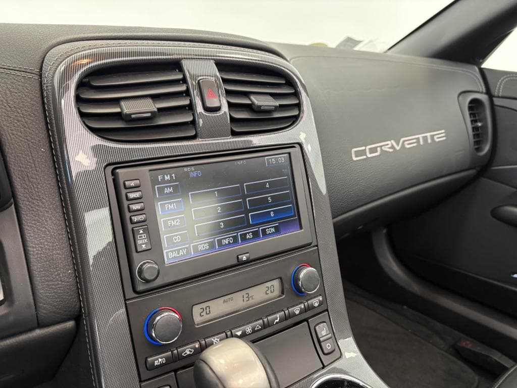 CHEVROLET CORVETTE – photo 17 sur 28