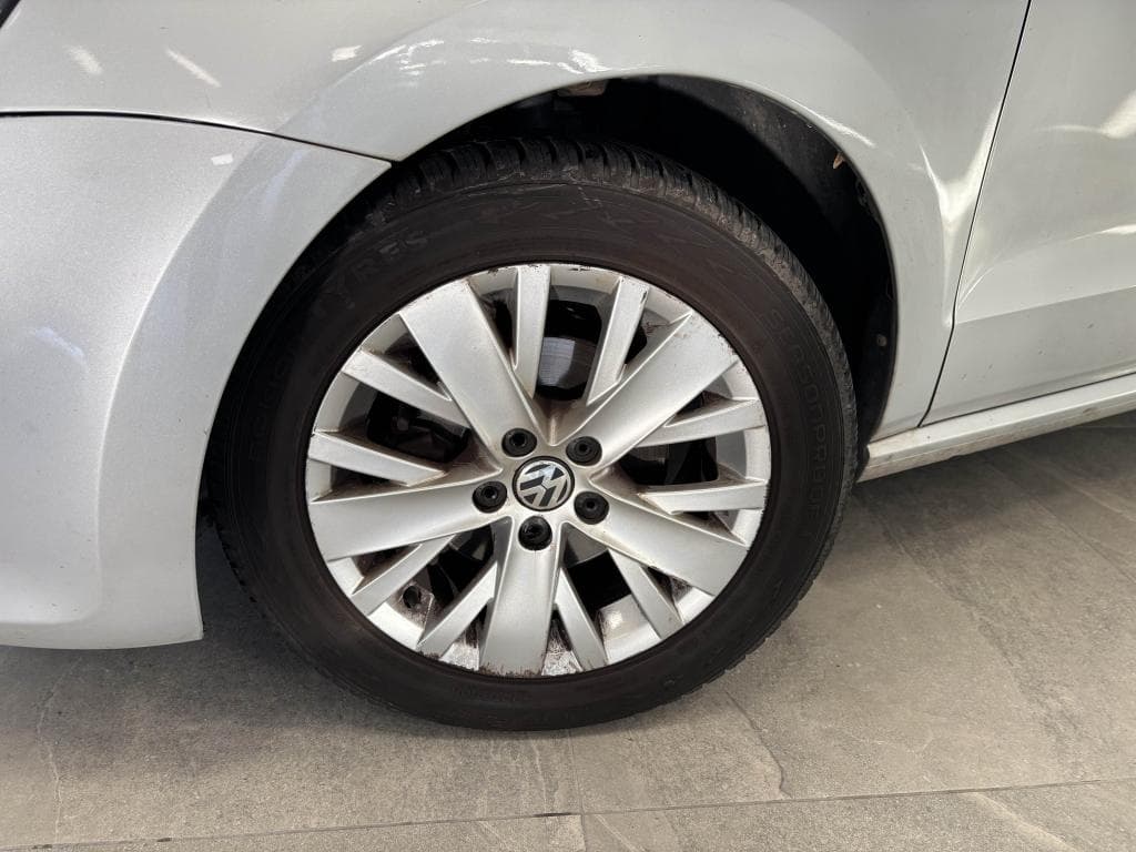 VOLKSWAGEN POLO – photo 23 sur 24