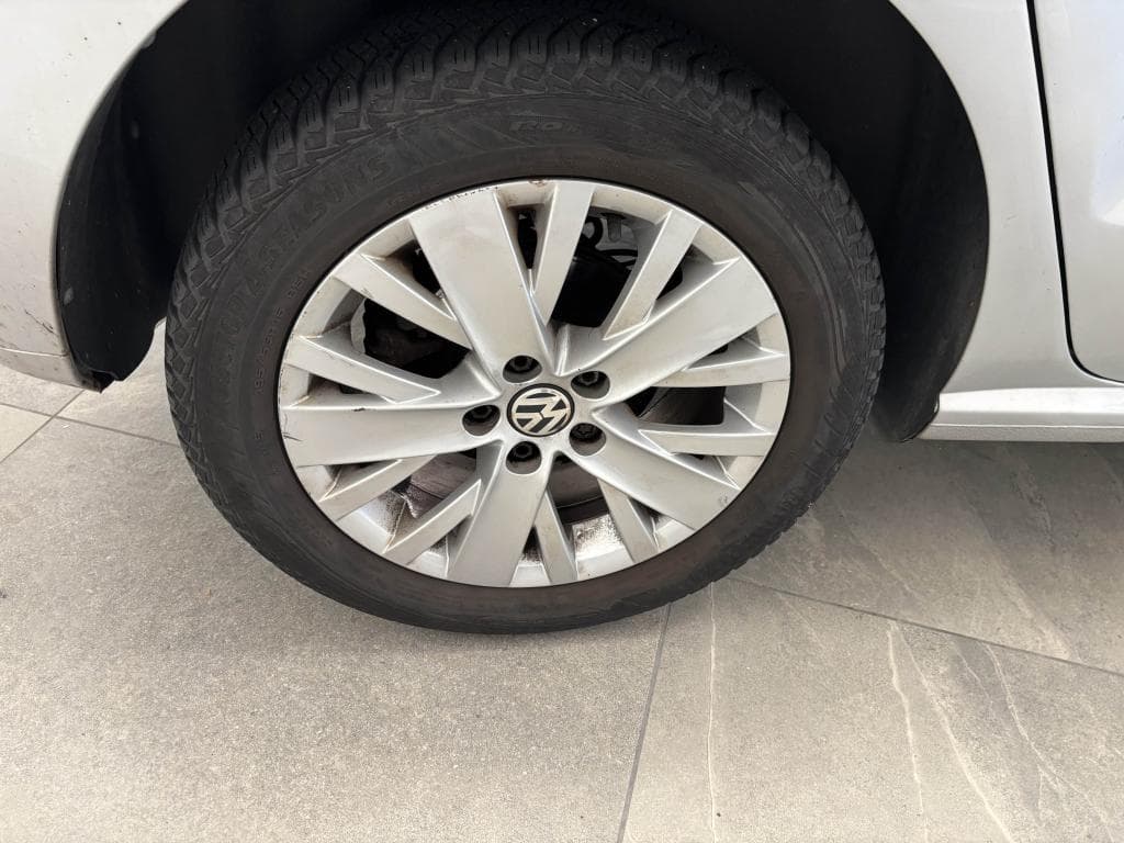 VOLKSWAGEN POLO – photo 24 sur 24